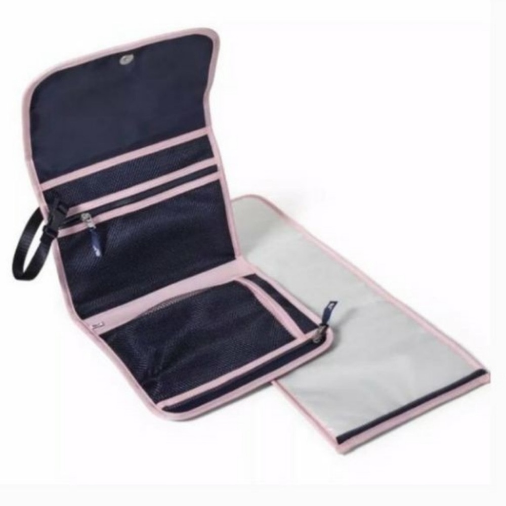Vineyard Vines changing pad station
